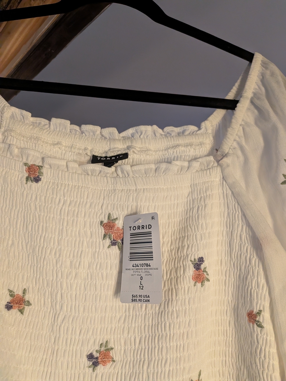 NWT Torrid Peasant Blouse with Floral Embroidery S 12 - Picture 2 of 8